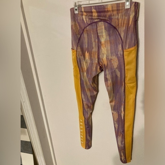 Gymshark sport leggings in orange print size small. NWOT - Picture 6 of 7